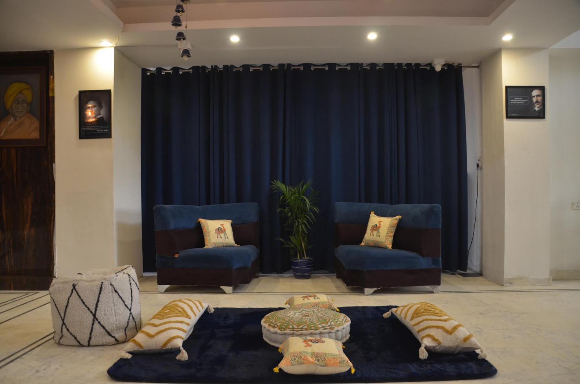 Area 369 Hotel Jaipur Bagian luar foto