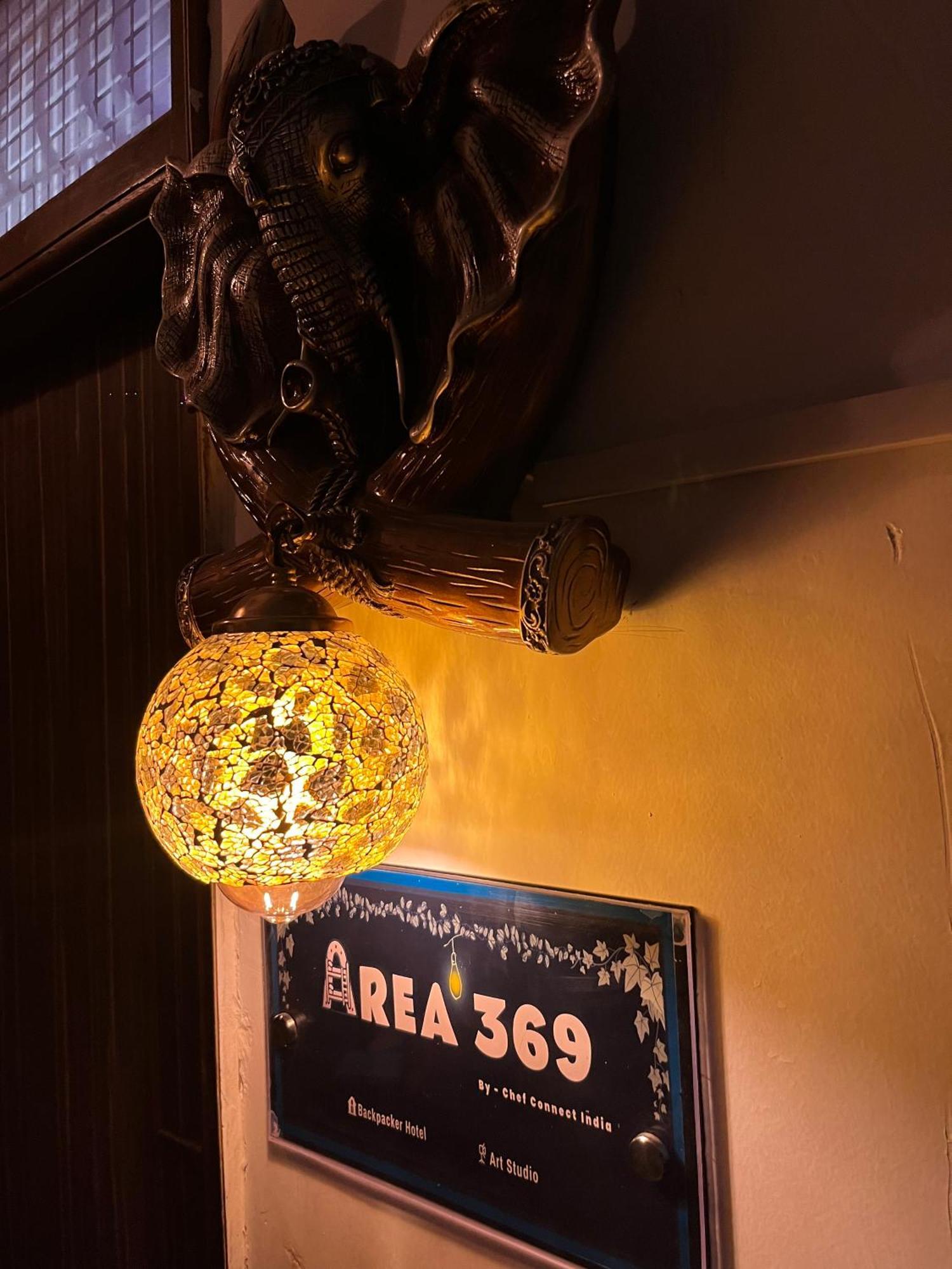 Area 369 Hotel Jaipur Bagian luar foto